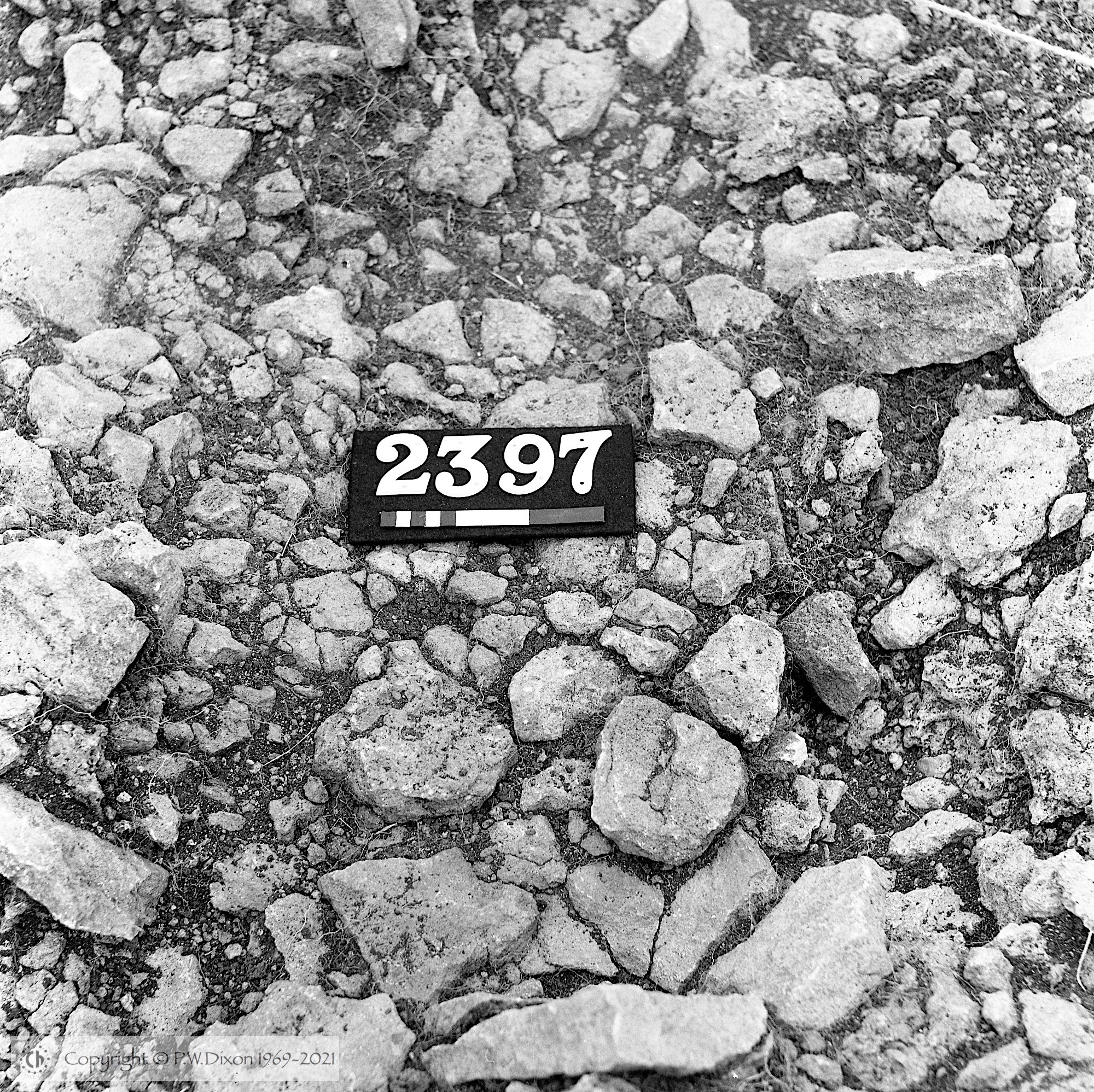 B76027