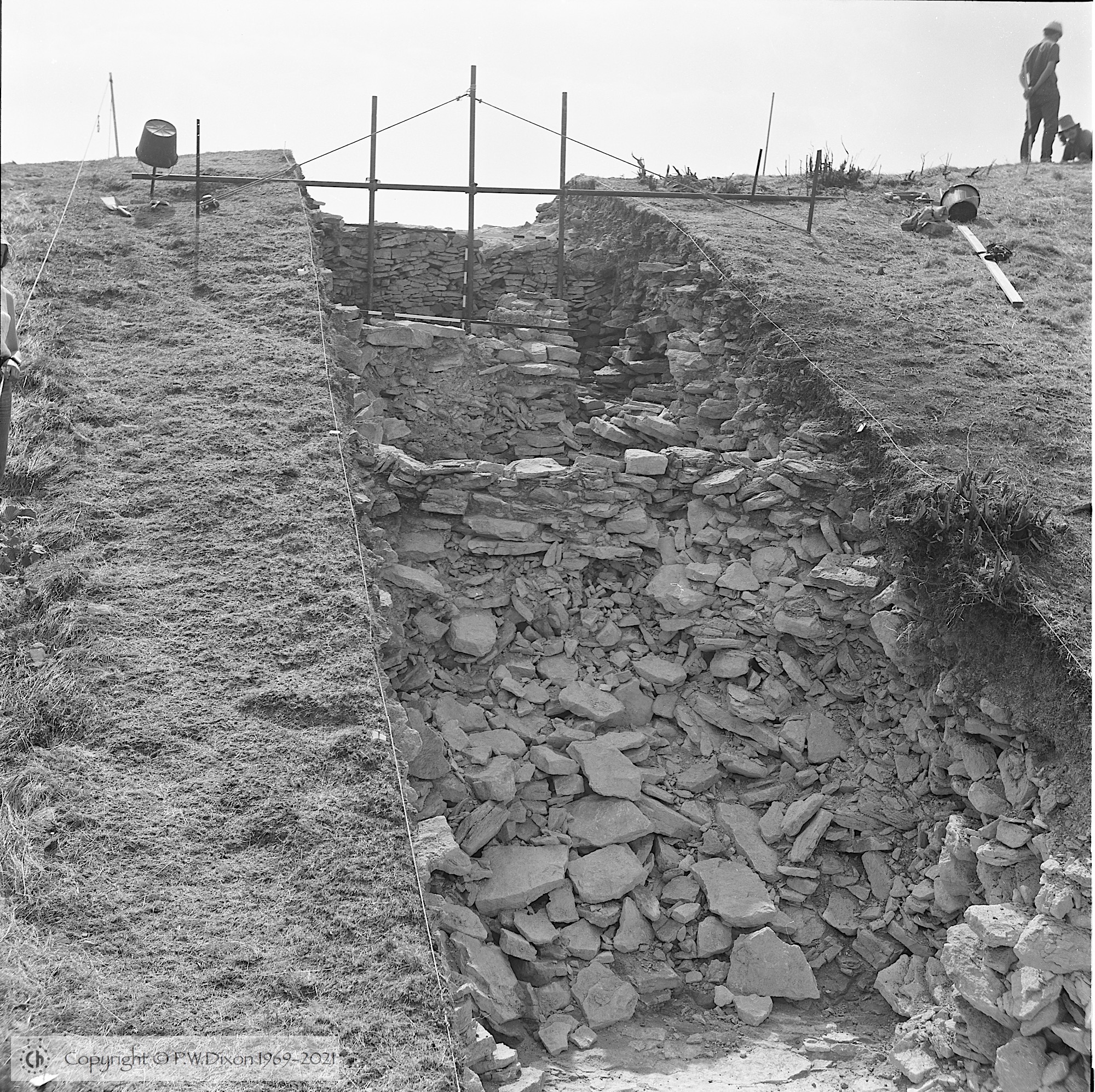 B69128
