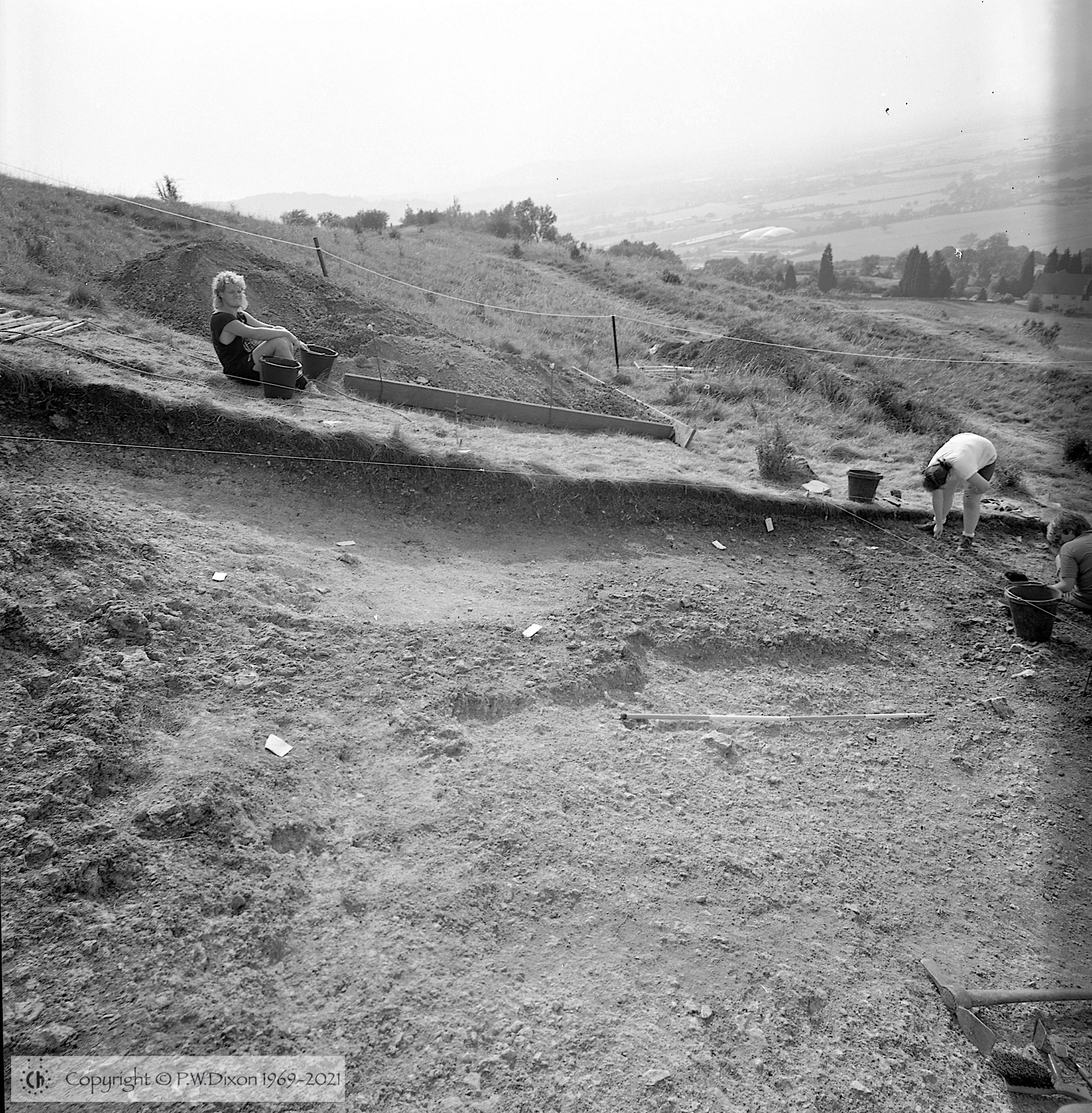 B90235
